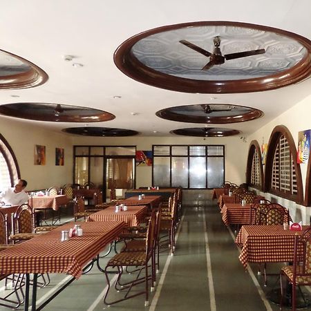 Hotel Ayodhya Nashik Extérieur photo