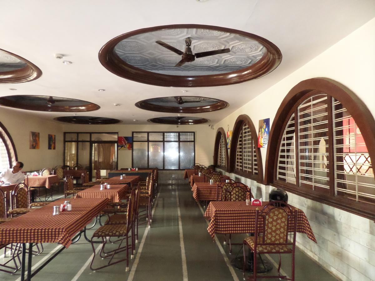 Hotel Ayodhya Nashik Extérieur photo