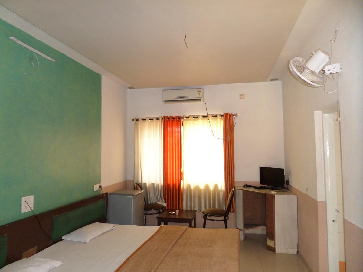 Hotel Ayodhya Nashik Extérieur photo