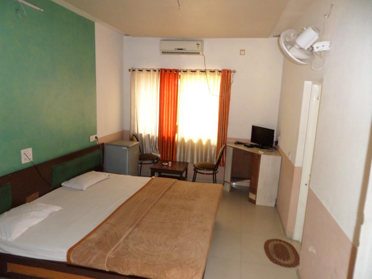 Hotel Ayodhya Nashik Extérieur photo